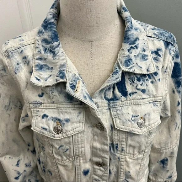 Free People White and Blue Tones Tie Dye Denim Jacket Size Small - Picture 2 of 16